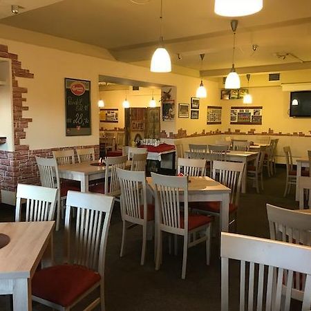 Hotel Zimni Stadion Náchod Екстериор снимка