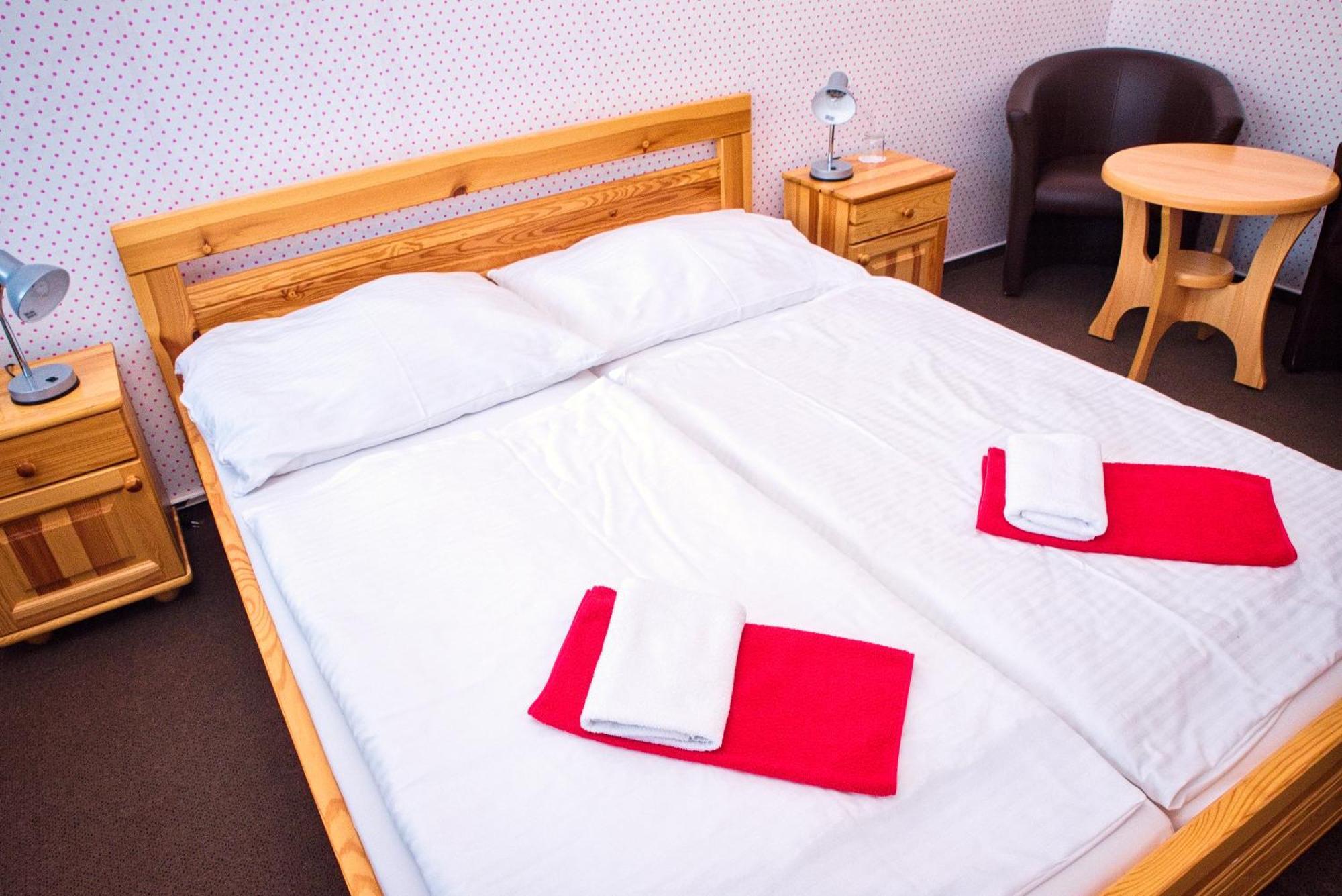Hotel Zimni Stadion Náchod Екстериор снимка