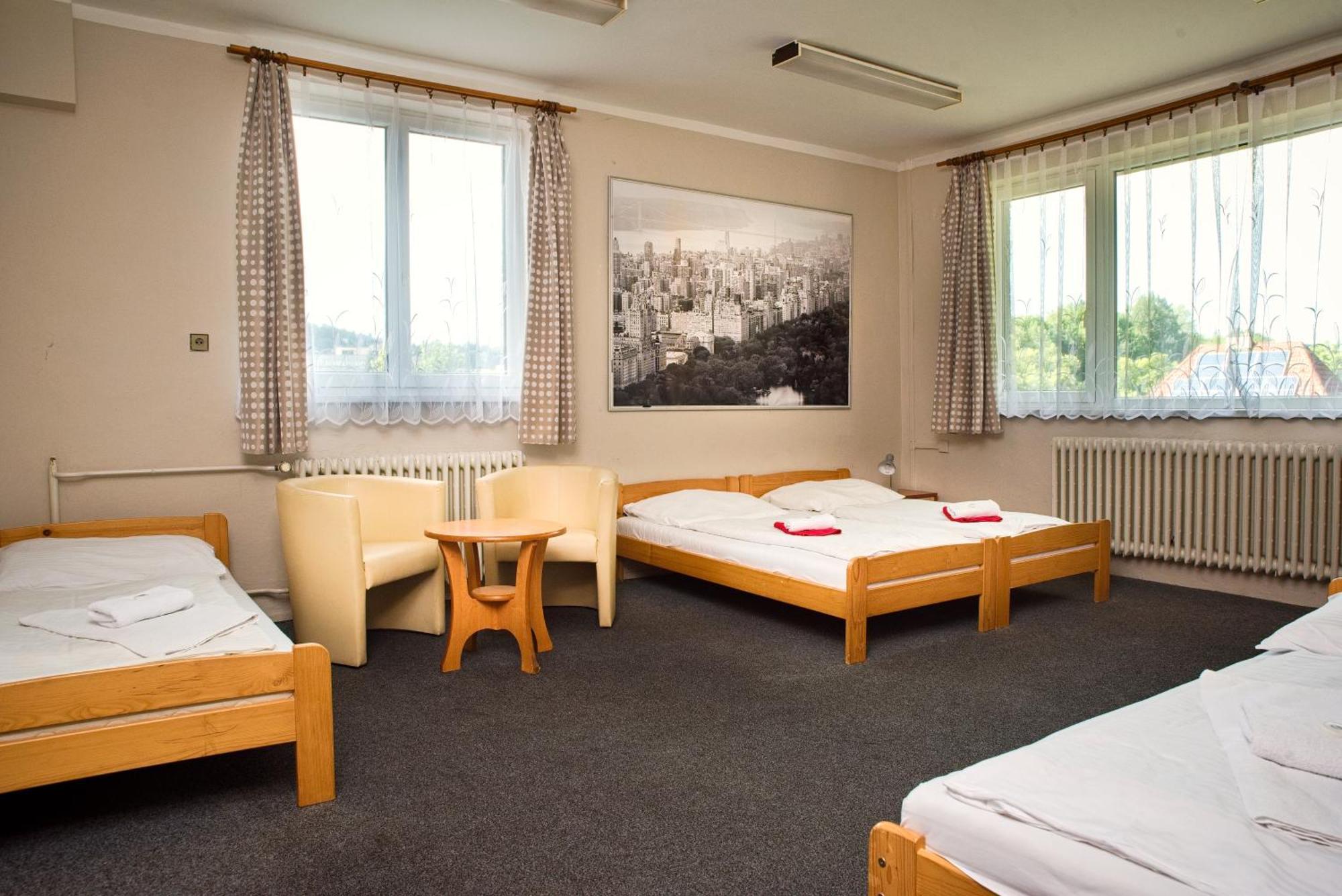 Hotel Zimni Stadion Náchod Екстериор снимка