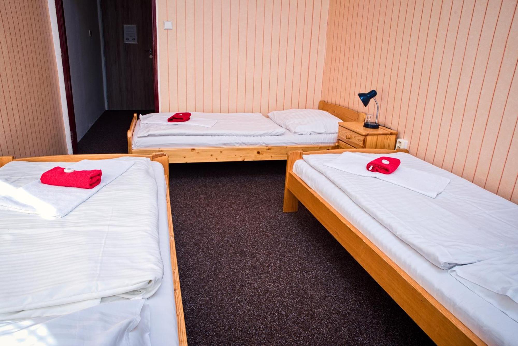 Hotel Zimni Stadion Náchod Екстериор снимка