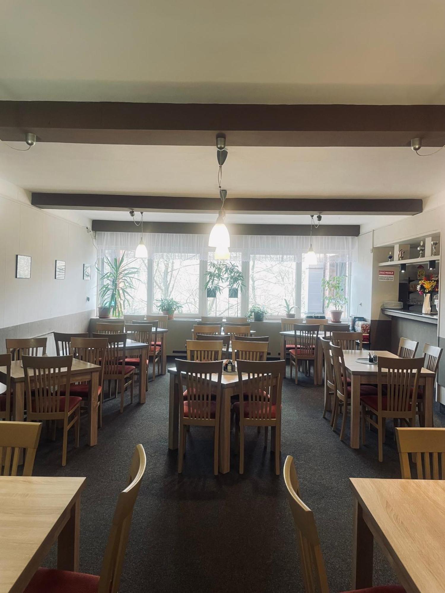 Hotel Zimni Stadion Náchod Екстериор снимка