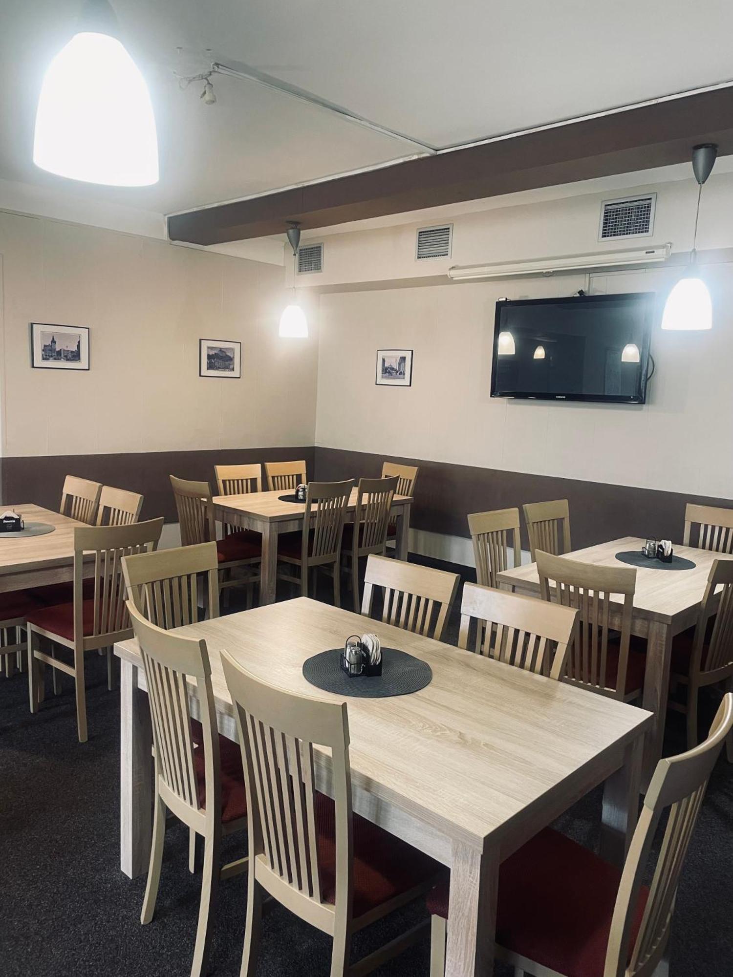Hotel Zimni Stadion Náchod Екстериор снимка