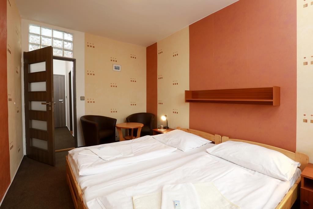 Hotel Zimni Stadion Náchod Екстериор снимка