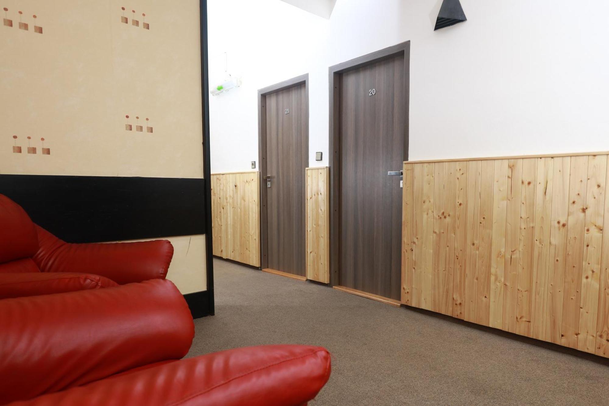Hotel Zimni Stadion Náchod Екстериор снимка